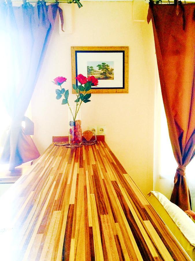 Apartment Voznesenskaya 25 Dnipro Bagian luar foto
